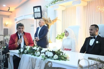 Kocaman, mutluluklara ortak oldu
