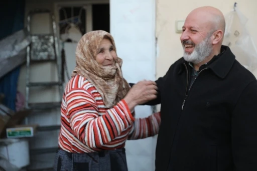 Kocasinan Belediyesi, asırlık Fatma Nine’ye evde sağlık hizmeti sağlıyor
