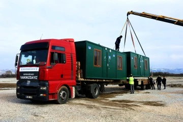 Konteynerler depremzedeler için Bursa’dan yola çıktı