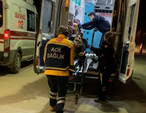 Bursa'da kontrolden çıkan otomobil şarampole yuvarlandı: 2 yaralı