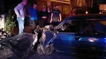 Kontrolden çıkan otomobil trafik levhasına çarptı: 1 yaralı
