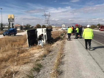 Konya’da midibüs şarampole devrildi: 1 yaralı
