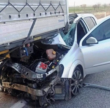 Konya’da otomobil tıra arkadan çaptı: 1 ağır yaralı
