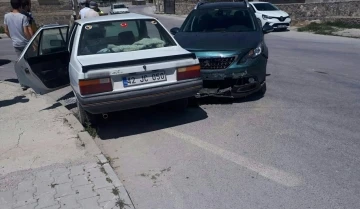 Konya’da otomobiller çarpıştı: 3 yaralı
