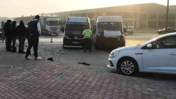 Konya’da servis minibüsleri ve otomobil çarpıştı: 14 yaralı
