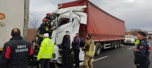 Konya’da tırlar çarpıştı: 1 yaralı
