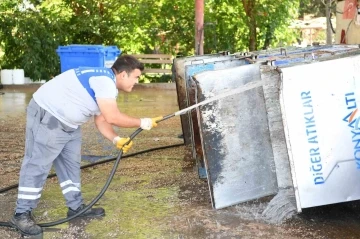 Konyaaltı Belediyesi, çöp konteynerlerini tesislerinde imal ediyor
