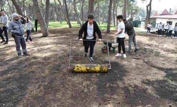 Konyaaltı’nda öğrenciler HayatPark’ı çimlendirdi
