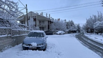 Konya'da kar yağışı etkili oluyor