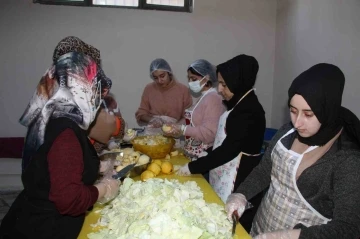 Kooperatif, kadınlara ekmek kapısı oldu
