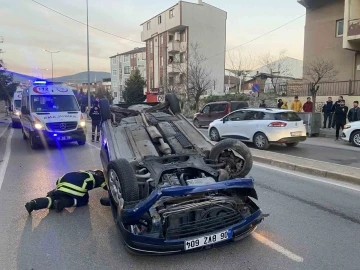 Köpeğe çarpmamak için manevra yapınca kaza yaptı
