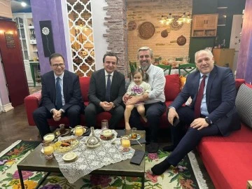 Kosova Başbakanı Kurti, Türk milletvekilinin evinde iftar sofrasına konuk oldu