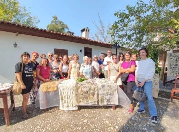 Köyceğiz’de doğal baskı tekniği tanıtıldı
