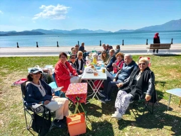 Köyceğiz Tazelenme Üniversitesi öğrencileri, kahvaltıda buluştu
