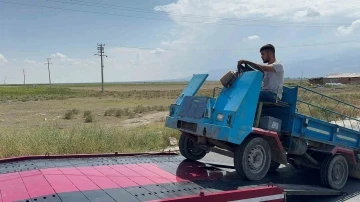 Köylü vatandaş mühendisleri kıskandıracak aracıyla jandarma denetimine takıldı
