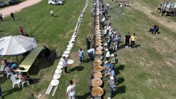 Bursalı muhtardan görülmemiş köy hayrı