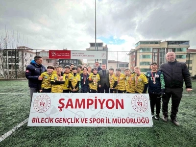 Küçükler Futbol İl Turnuvasının şampiyonu Edebali Ortaokulu oldu
