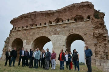 Künkcü’den Tralleis’te tarihi toplantı
