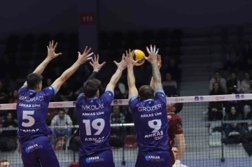 Kupa Voley: Arkas Spor: 3  - Galatasaray: 1
