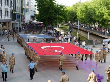 Kurtuluş Savaşı ruhunu 95 kilometrelik yolu yürüyerek yaşadılar
