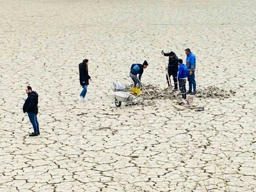 Kuruyan Kolak Gölünün eski ihtişamını kavuşması için harekete geçildi
