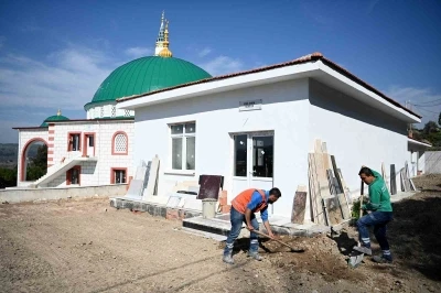 Kuşadası Belediyesi’nden camilerde çevre ve peyzaj düzenlemesi
