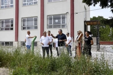 Kuşadası Belediyesi okullara desteğini sürdürüyor
