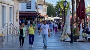 Kuşadası’nda gemi seferleri devam ediyor
