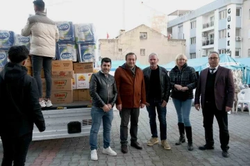 Kuşadası’nda yaşayan yabancılar depremzedeler için seferber oldu
