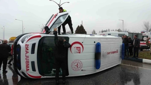 Kütahya’da ambulansla otomobil çarpıştı: 1 kişi yaralandı
