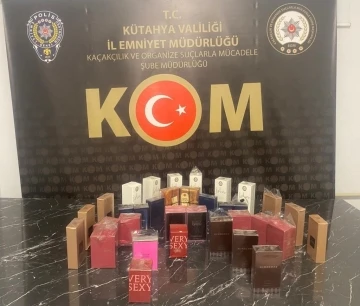 Kütahya’da bir araçta 36 adet kaçak parfüm ele geçirildi
