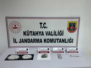 Kütahya’da durdurulan araçta uyuşturucu ele geçirildi: 2 şüpheli tutuklandı
