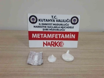 Kütahya’da durdurulan araçta uyuşturucu ele geçirildi
