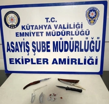 Kütahya’da polisin dur ihtarına uymayarak kaçan araçta uyuşturucu ele geçirildi
