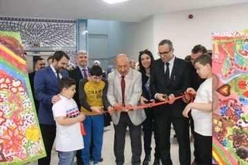 Kütahya’da &quot;Hayatımın Rengi Annem&quot; başlıklı projenin sergi açılışı yapıldı
