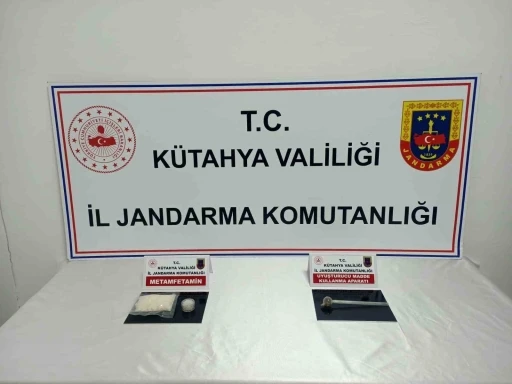 Kütahya’da uyuşturucu operasyonu: 65 gram metamfetamin ele geçirildi
