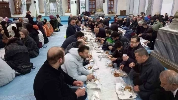 Kütahya İHH’dan &quot;Ümmet iftarı&quot;
