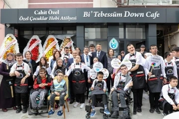 Kütahya’nın en “Özel” kafesi açıldı
