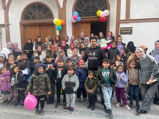 Kütahyalı gönüllüler tarihi konakta çocuklara unutulmaz bir gün yaşattı
