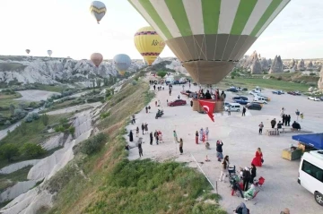 Kutlamalar gökyüzünde başladı
