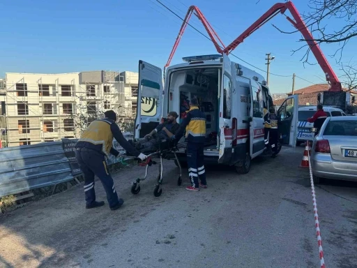 Lastik bomba gibi patladı: 2 yaralı
