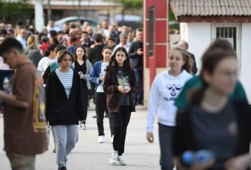 LGS kapsamındaki merkezi sınav başladı
