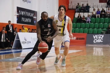 Lider kendi evinde galip geldi
