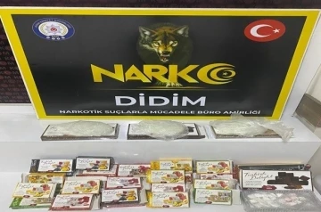 Lokum paketine uyuşturucu saklamışlar
