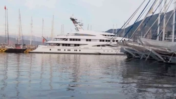 85 metre uzunluğundaki mega yat Fethiye’ye geldi