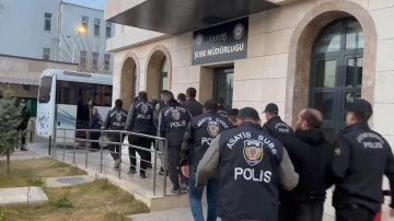 Mağdurları sahte video ve faturalarla oyalayan şebekeye operasyon: 21 gözaltı
