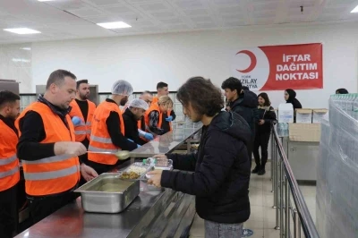 MAGİNDER’den öğrencilere ve hasta yakınlarına iftar yemeği
