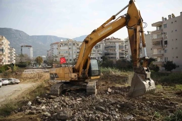 Mahmutlar Ahmet Yatmaz Caddesi sahil yoluna bağlanıyor
