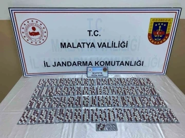 Malatya’da binden fazla sentetik hap ele geçirildi
