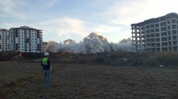 Malatya’da patlayıcı ile yıkımlara ara verildi
